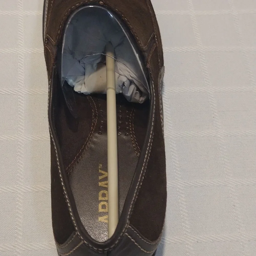 NIB Array Hickory Brown Slip-On Shoes! CONSIGNMENT!